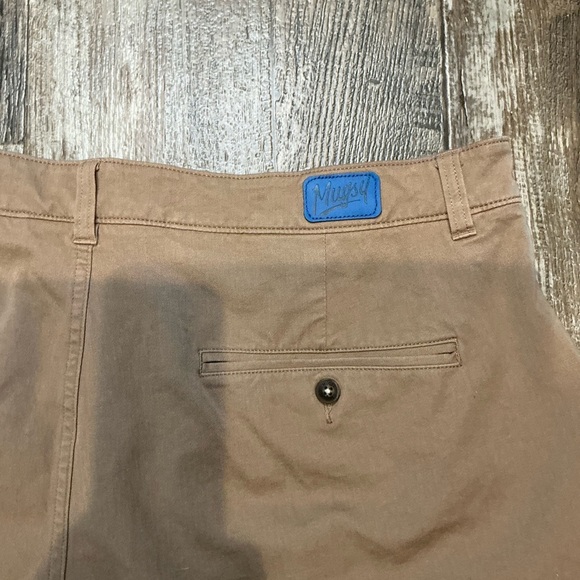 MUGSY Men's Tan Shorts Size 40 - Picture 4 of 9